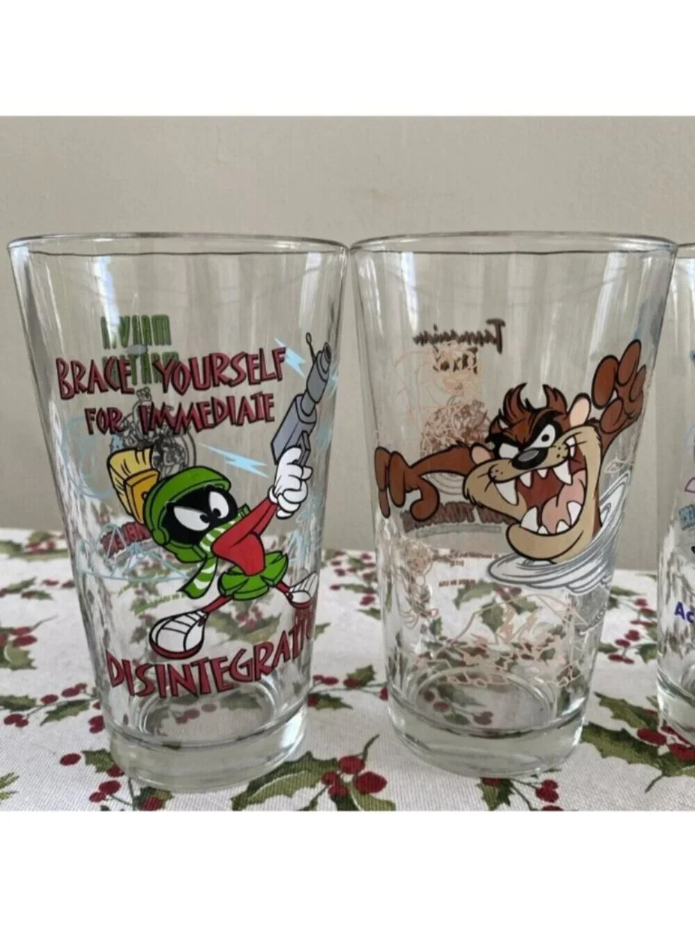 Looney Tunes 5 Pint Glasses Toon Tumblers Warner Bros. Cartoons Collector USA